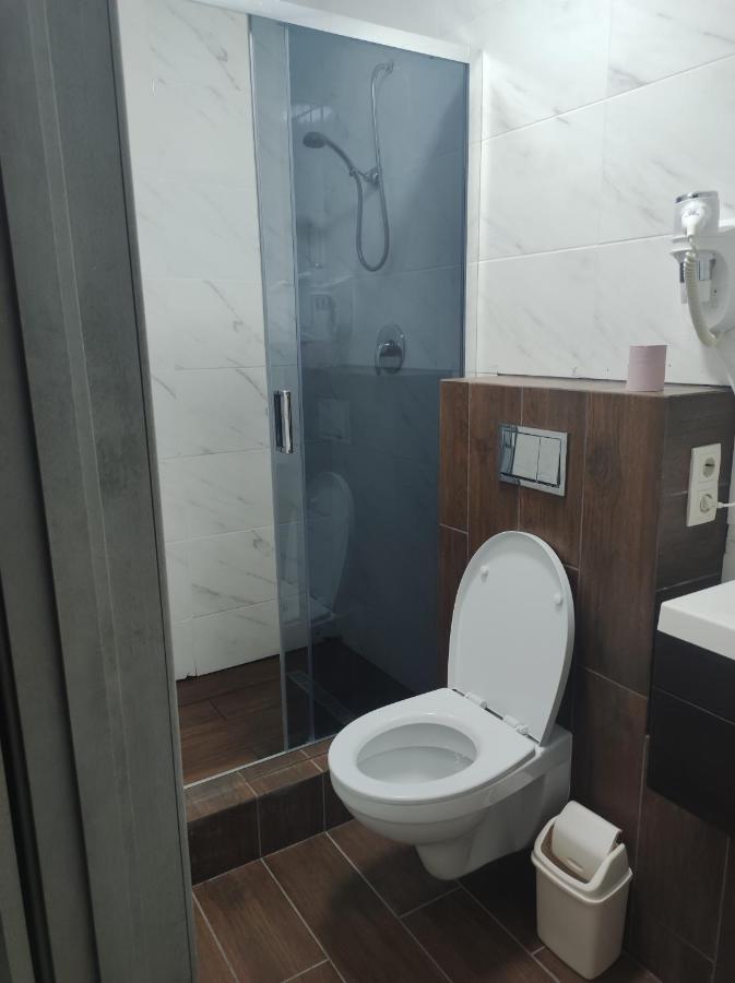 Apartment On Zarwanska Street Kamjanets-Podilskyj Exteriör bild